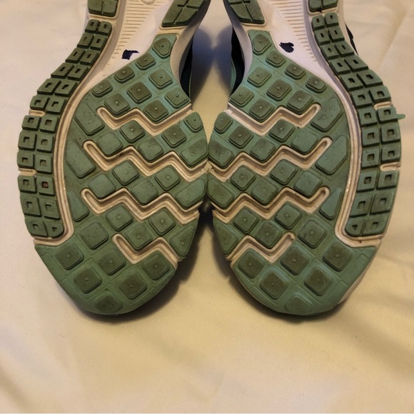 DONATED Womens Nike Downshifter Running Shoes - Picture 12 of 16
